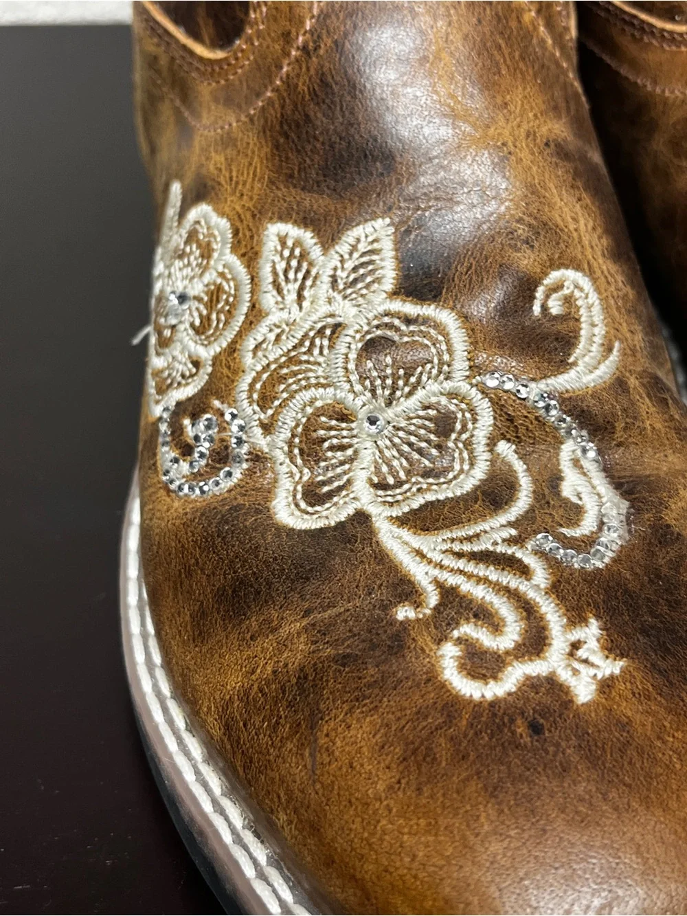 SHYANNE GIRLS' LITTLE LASY FLORAL EMBROIDERED WESTERN BOOTS - BROAD SQUARE TOE